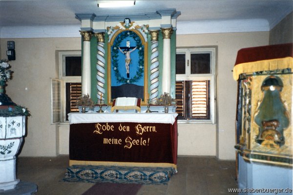 Kirchenraum im Pfarrhaus 1994