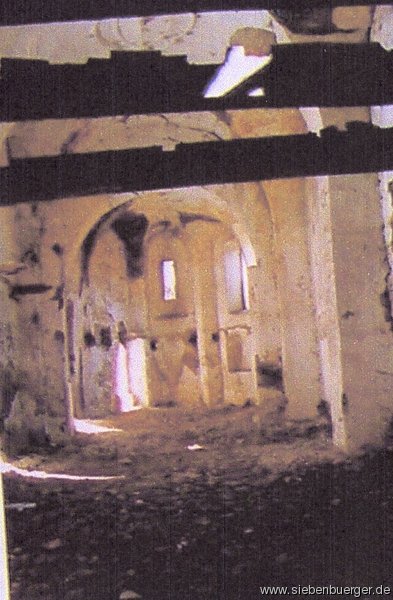 Die Ruine der Felldorfer Kirche 29.10.2003