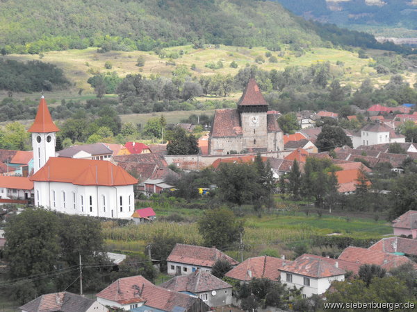 Frauendorfer Kirchenburg und neue orthodoxe Kirche 
