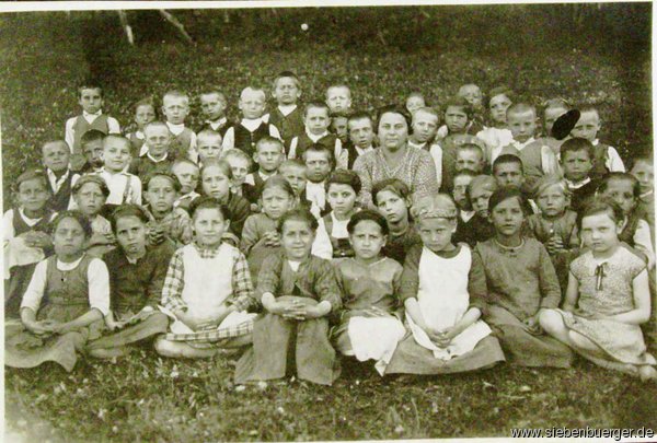 Schulklasse mit Lehrerin Seiwerth  ca.1930