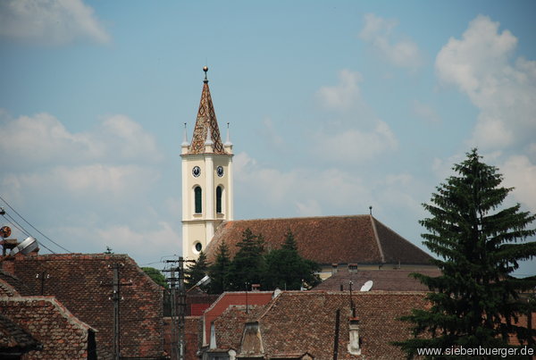 Der neu renovierte Kirchturm