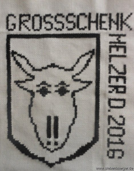 Groschenker Ochsenkopf als Orts-Wappen des Harbachtales in Kreuzstich-Muster