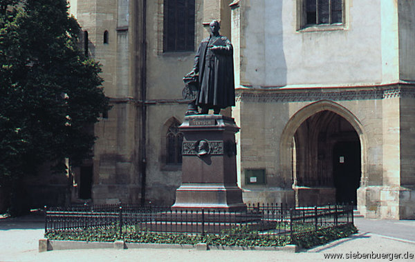 Denkmal-Bischof G. D. Teutsch-Aufn. Otto Schemmel