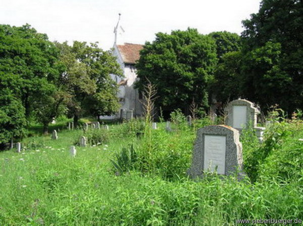 Friedhof_Kirche