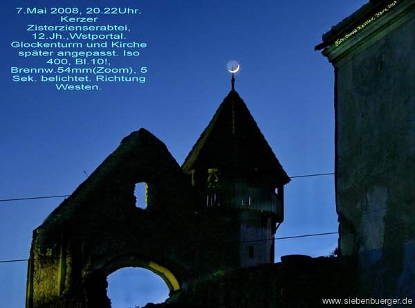 7.Mai 2008 Kerzer Kirchturmspitze mit Mond