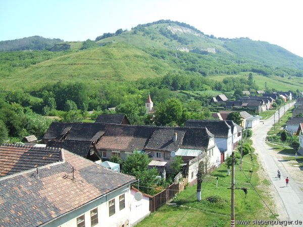 Blick vom Kirchturm auf das Dorf 