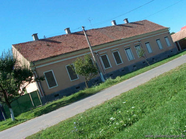 Maldorf-2004-Haus der Ahnen