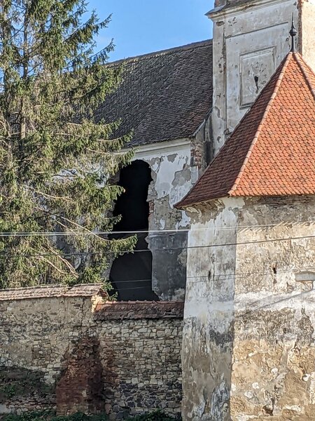 Kirchenburg Meeburg abgesperrt wg. Einsturzgefahr