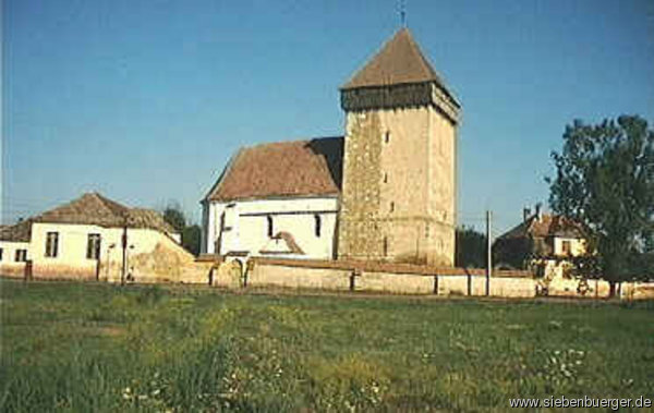 Neithauser Kirche mit Kirchturm