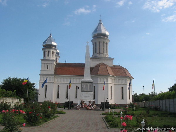 Orthodoxe Kirche samt Mahnmal.