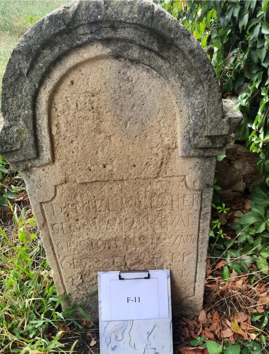 Der Grabstein F11 von Pfarrer Daniel Waelther ...