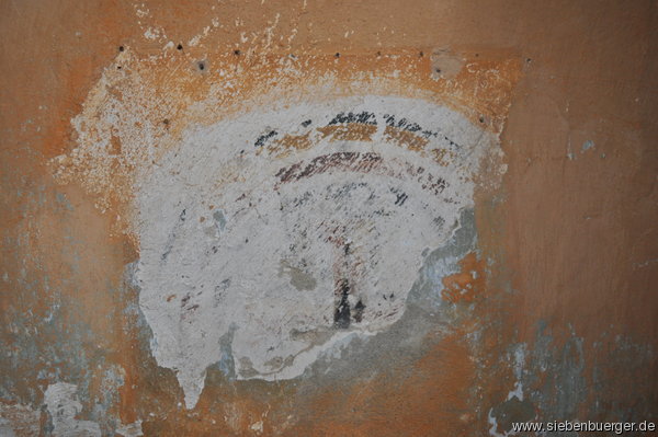 Freskenreste in der Kirche von Pretai am 6. August 2011