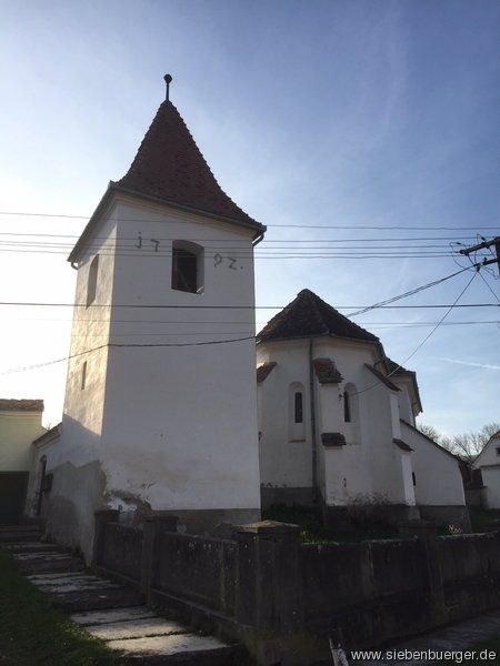 Turm und Kirche