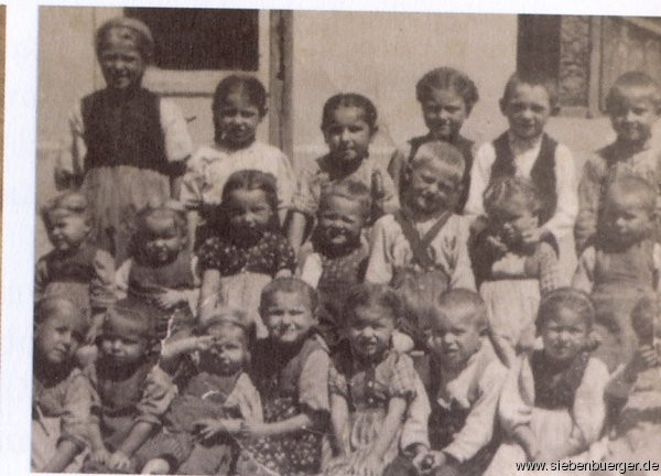 Roder-Kindergartenkinder 1944