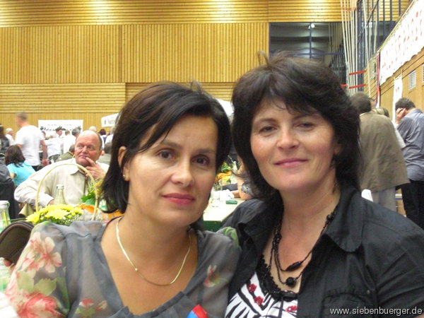 10-tes Rosler Treffen  in Sersheim 2009. Waltraut Schuller & Renate Porkolab.