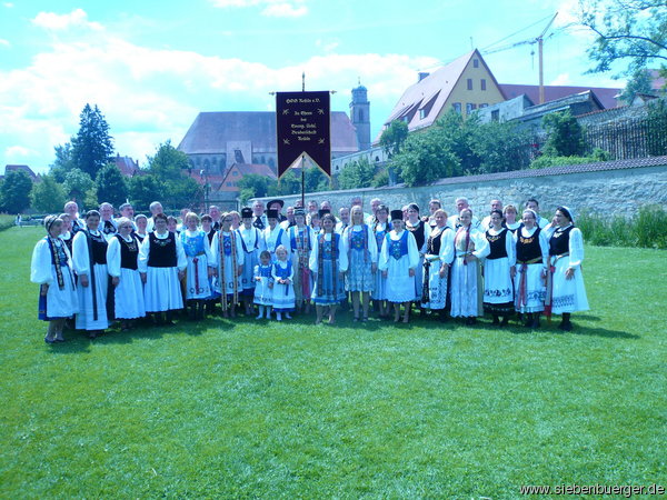 Trachtengruppe der HOG Roseln e.V. beim Heimattag in Dinkelsbhl 2011 