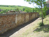 Mauer entlang des Kirchhofes
