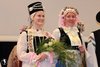 Braut aus Schönau mit gebockelter Frau 