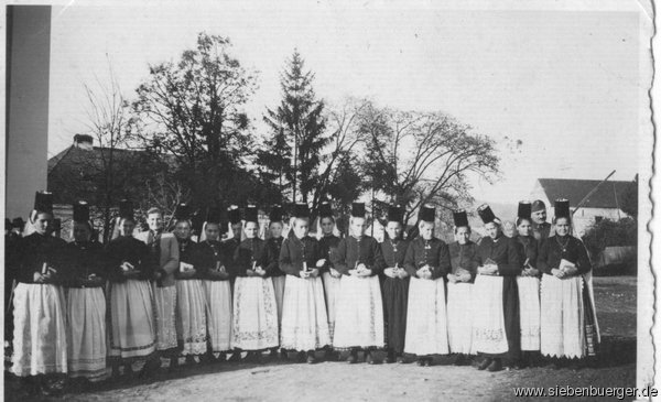 Schnbirker Schwesternschaft im Frhjahr 1944