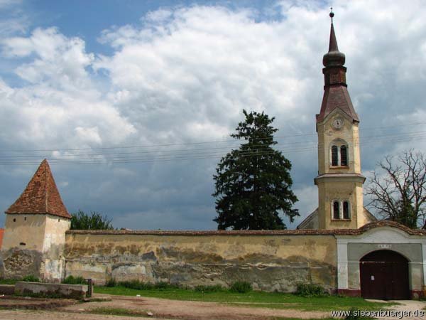 Kirchenburg aus Stein bei Reps
