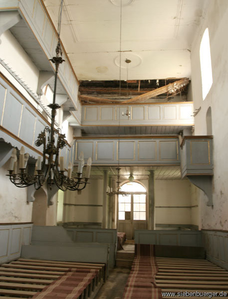 schrecklicher Zustand im Innern der evangelischen Kirche A. B. aus Streitfort/Altland/Repser Gegend