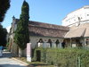 Kirche und Kirchenburg