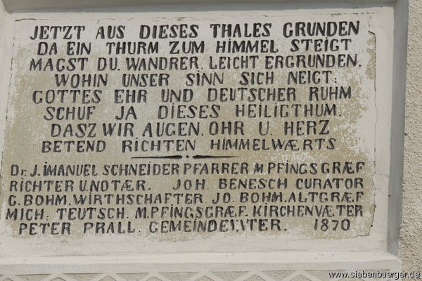 Inschrift am Kirchturm